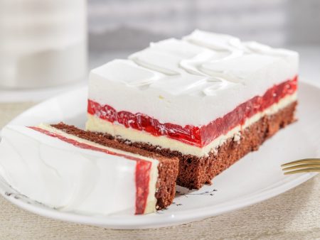Malinowa Chmurka Torte